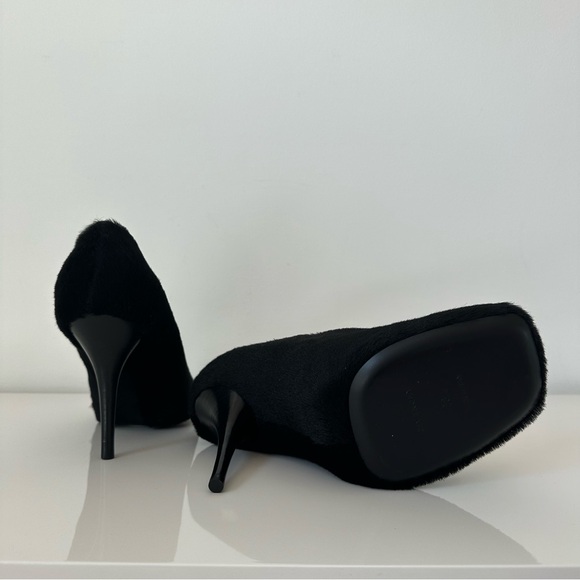 Givenchy
Show Shearling Stiletto Pumps - Picture 6 of 12